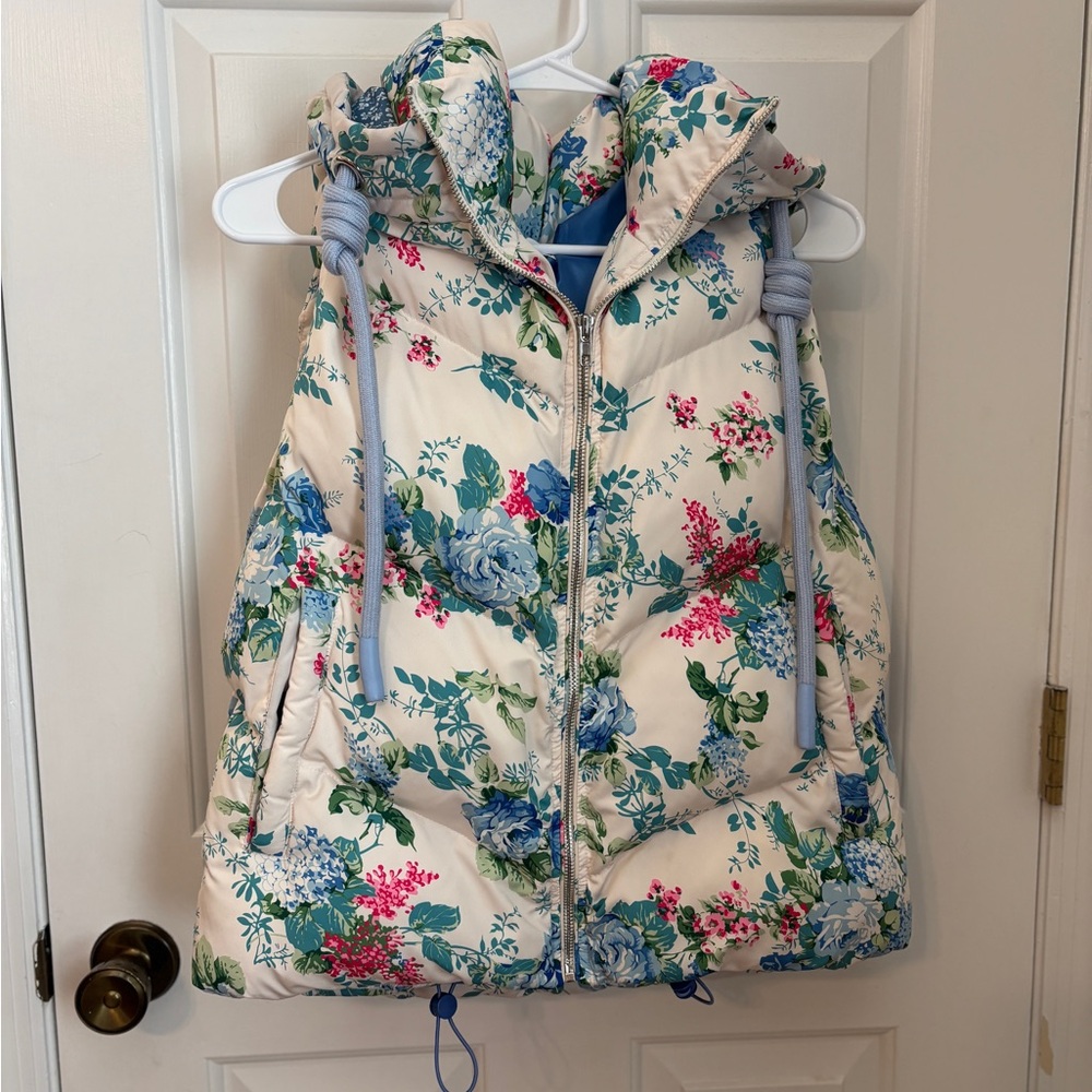 TCEC Cream Floral Puffer Vest with Blue & Pink Flowers